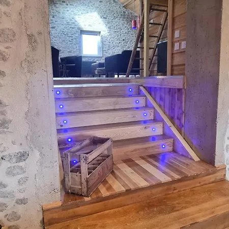 Holiday home Familial En Pierres Avec Jardin Et Animaux Acceptes - Fr-1-496-317